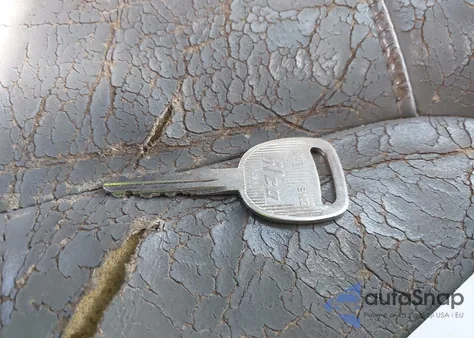 2001 Chevrolet Tahoe Lt z USA, uszkodzony, nr VIN 1GNEC13T71J257202